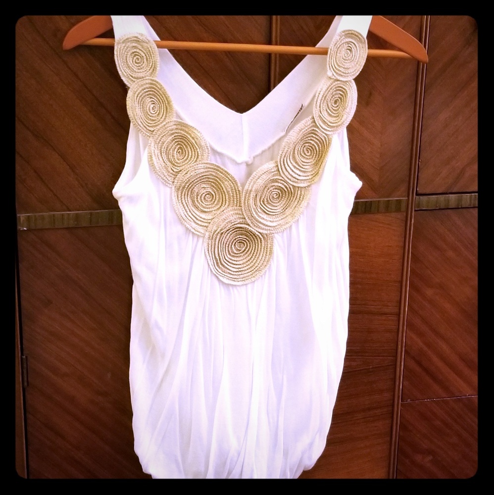 Flower Detail Sleeveless Top